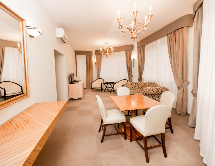 Панорамный люкс / Категория Сюит - Курортный комплекс Гранд Отель Поляна / Grand Hotel Polyana